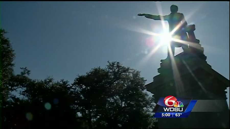 A New Orleans city attorney says a contractor the city hired to remove Confederate monuments received \"death threats\" and has pulled out of the contract.