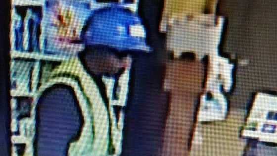 Man dressed as construction worker robs Subway in St. Claude