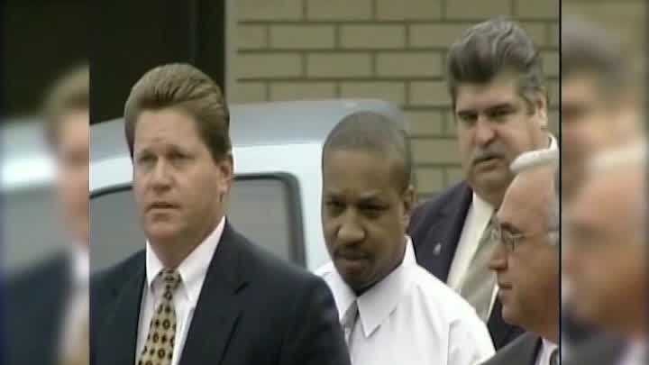 Convicted serial killer Derrick Todd Lee dies, officials confirm