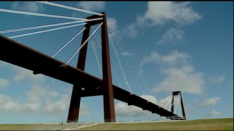 The Louisiana Department of Transportation continues its $24.5 million resurfacing project on the Hale Boggs Bridge this weekend.