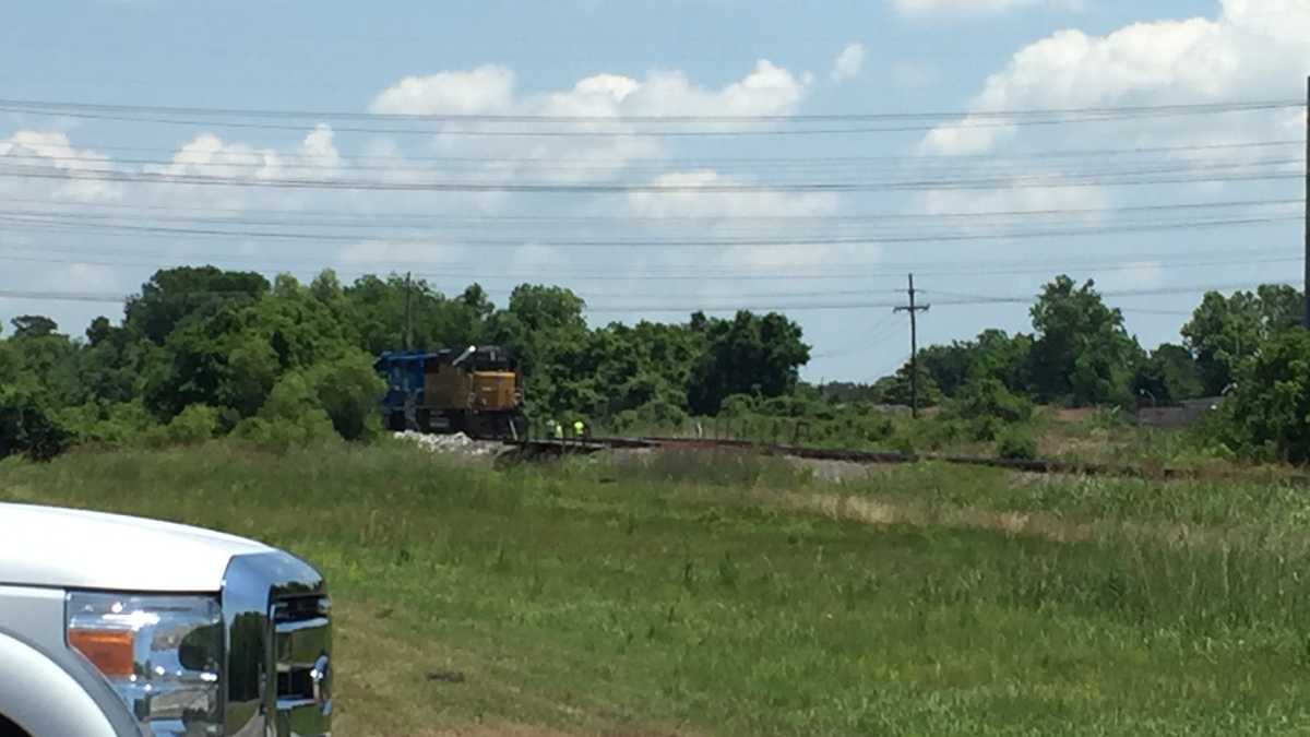 Images Crews investigate railroad bridge fire in Jefferson Parish