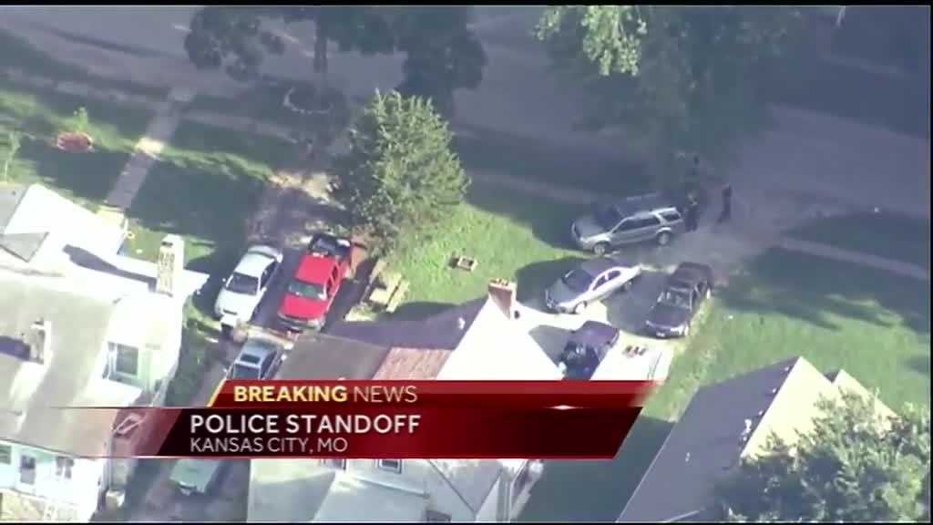 Police standoff, apartment raid in Kansas City linked to suspected BR