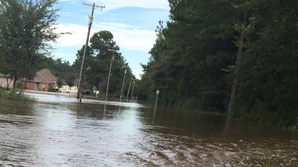 St. Tammany Parish residents left stranded, sheriff's deputies conducting rescues