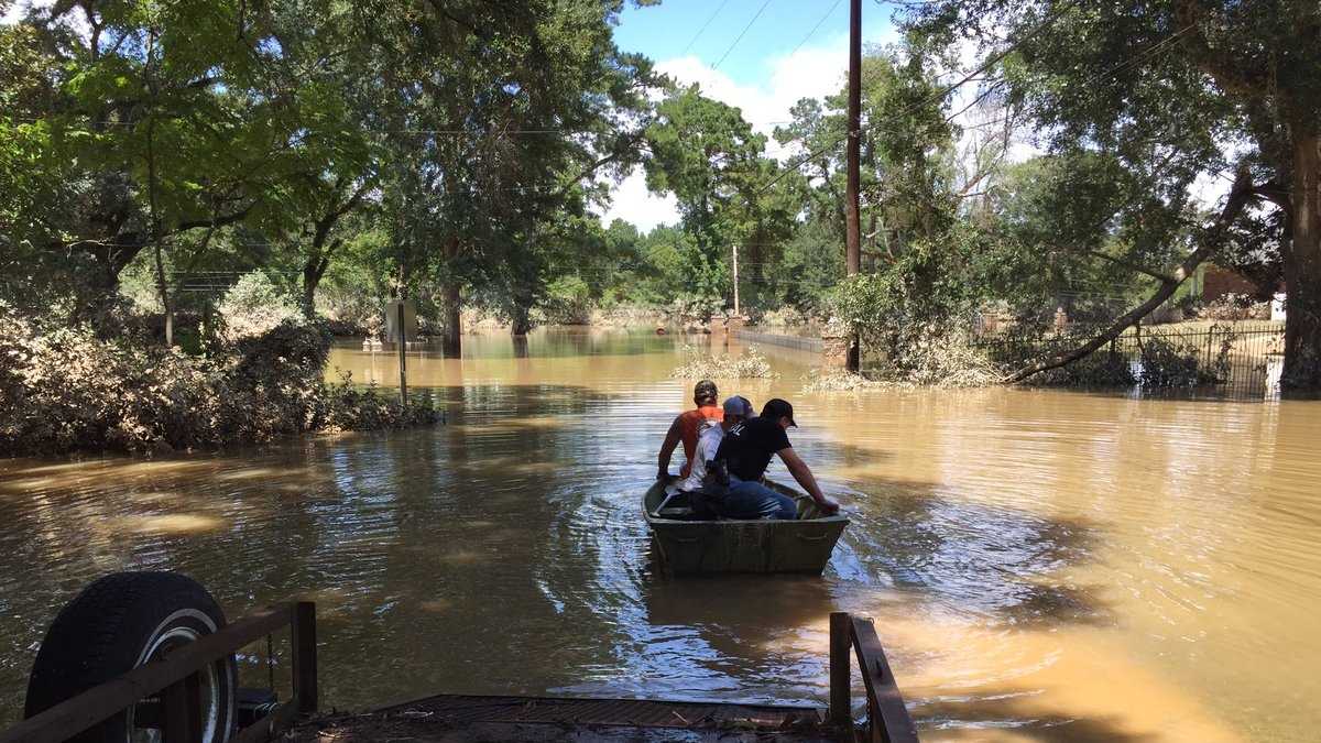 Denham Springs residents begin rebuilding process after historic flooding