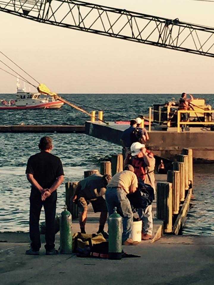 PHOTOS Crews pull wreckage from plane crash in Lake Pontchartrain