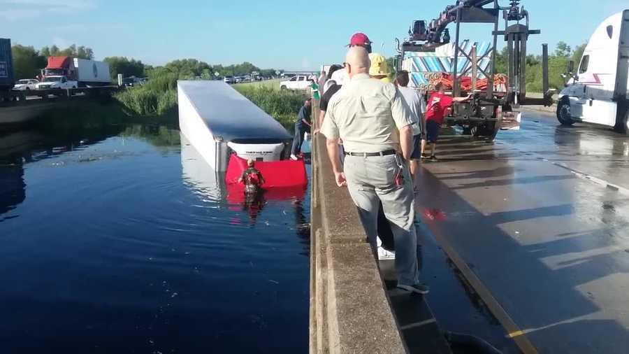 A WDSU Viewer submitted video from the scene of an 18-wheeler that plunged into the waters near the Irish Bayou.