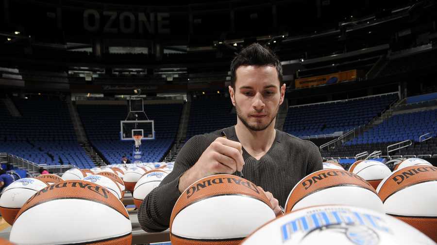 J.J. Redick signs more than 300 basketballs