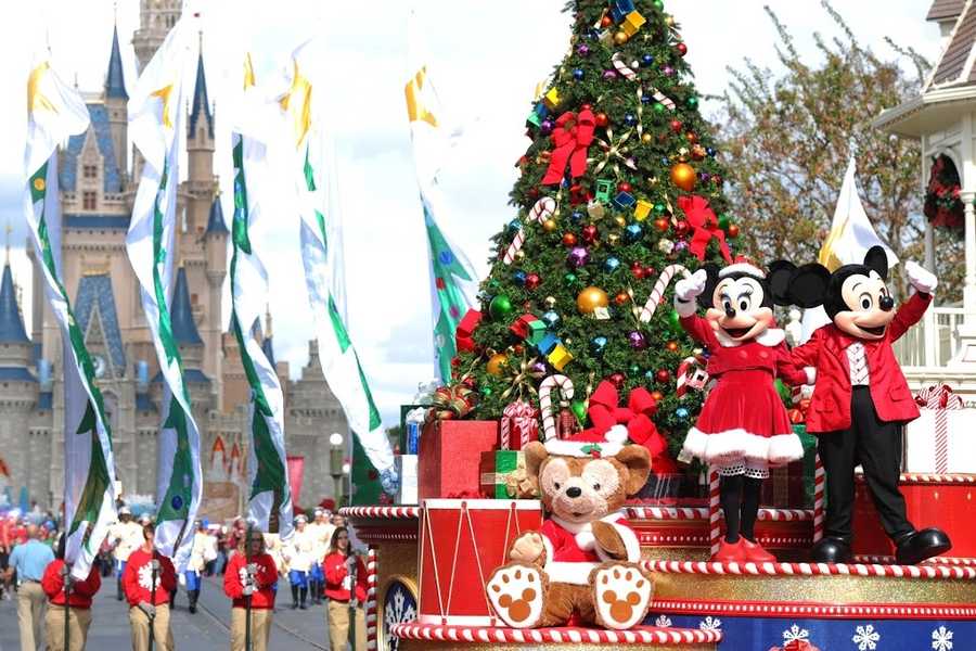 Photos: Stars appear at Disney for Christmas Day parade taping