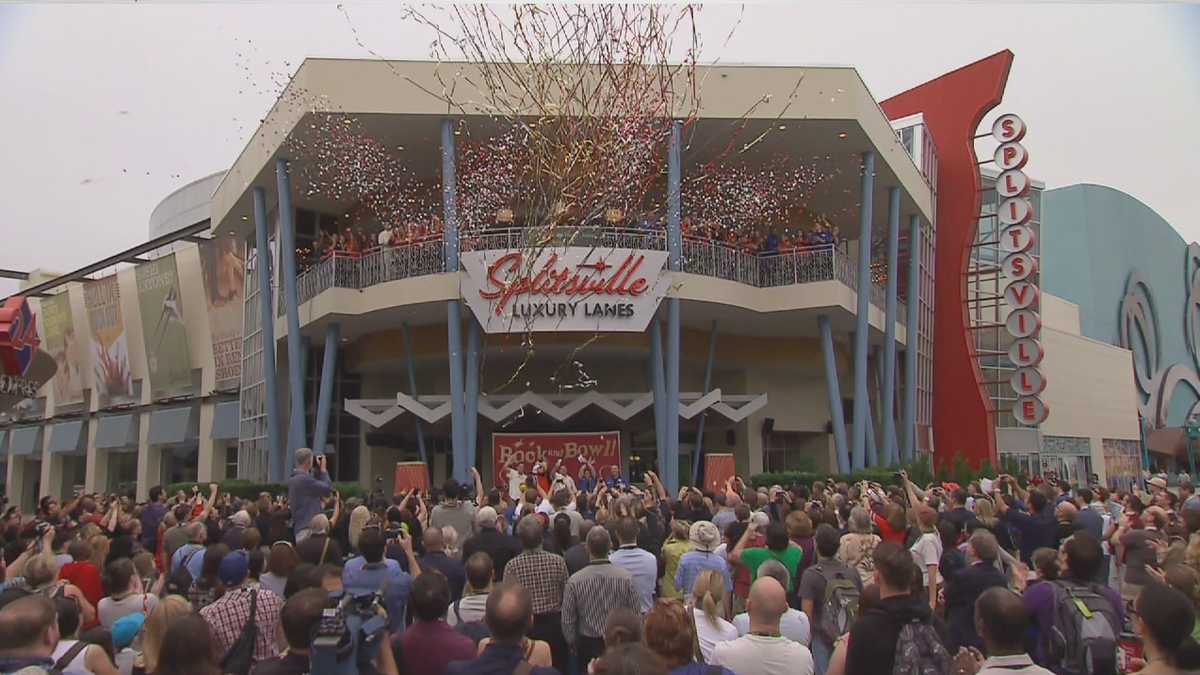 Splitsville Disney's new bowling alley strikes at Downtown Disney