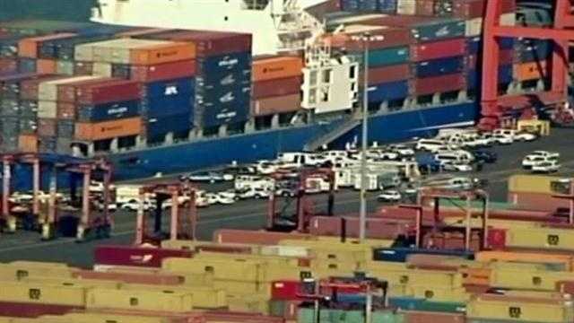 Strike Averted For Now At East Coast Ports   17918104 17918104 