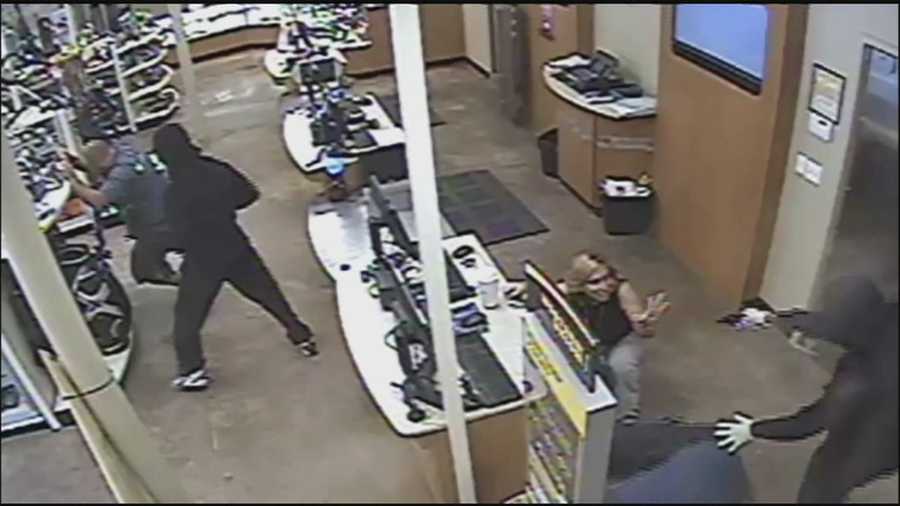 An Apopka pawn shop was hit by violent robbers overnight, and now police investigators are looking for them.