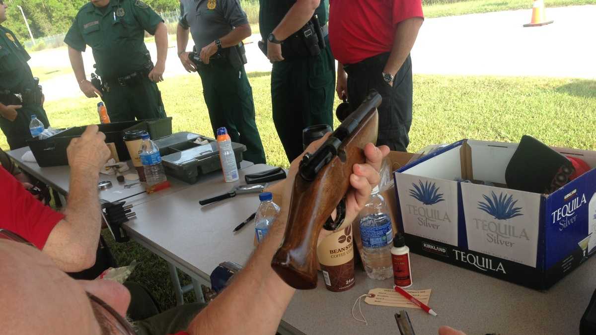 Images 'Kicks 4 Guns' 2013