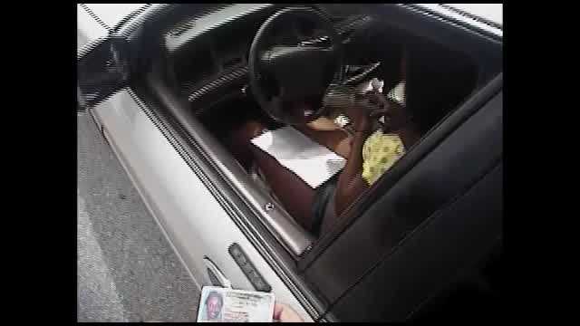 Raw Video: UCF officer breaks driver's window