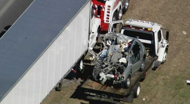 Images Woman Killed When Suv Slams Into Tractor Trailer 3000