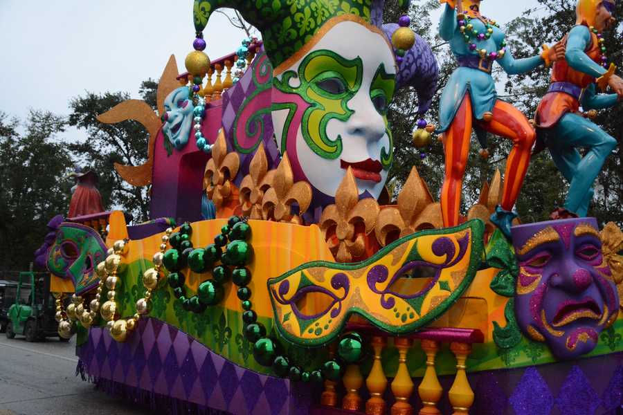 mardi gras jester float