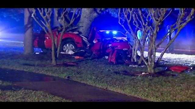 Man dies after car hits tree in Winter Springs