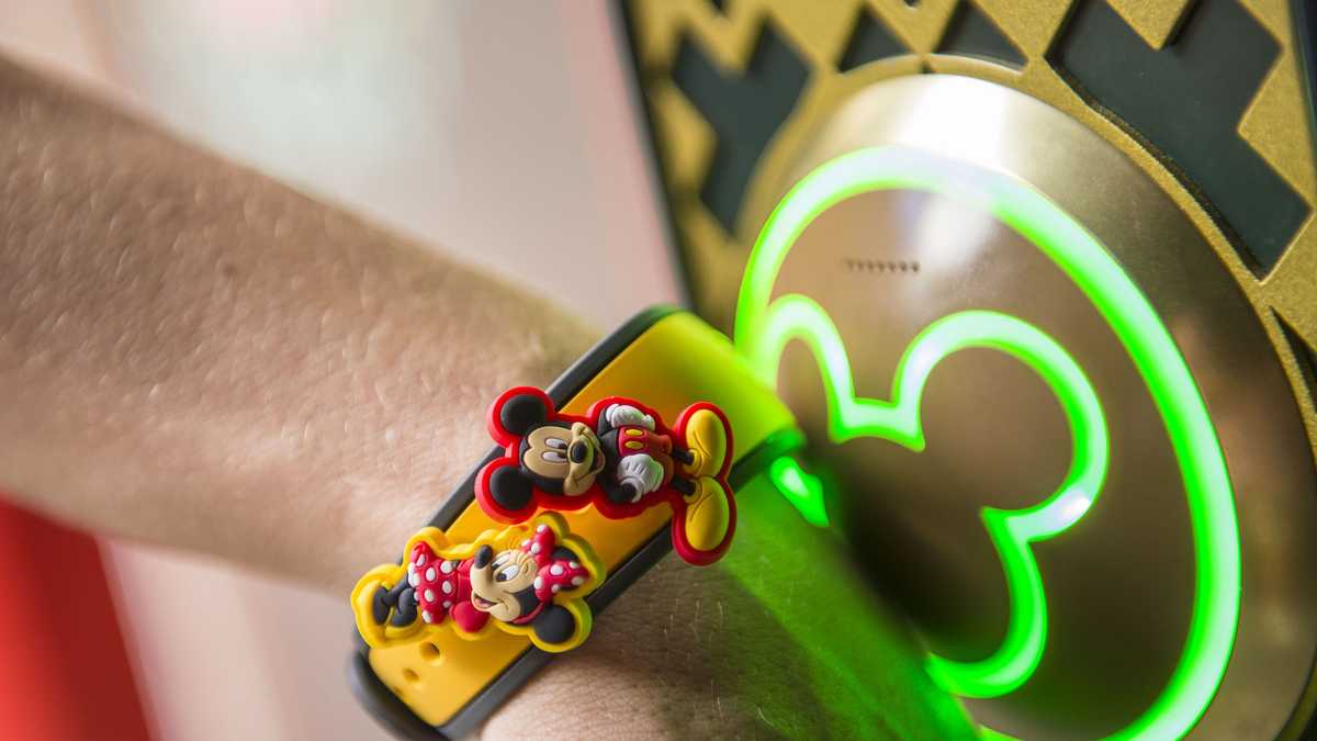 NEW MagicBand Colors Coming to Walt Disney World - Inside the Magic