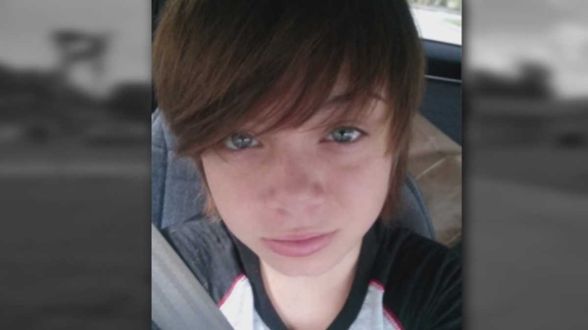 Mother pleads for help to find missing teen