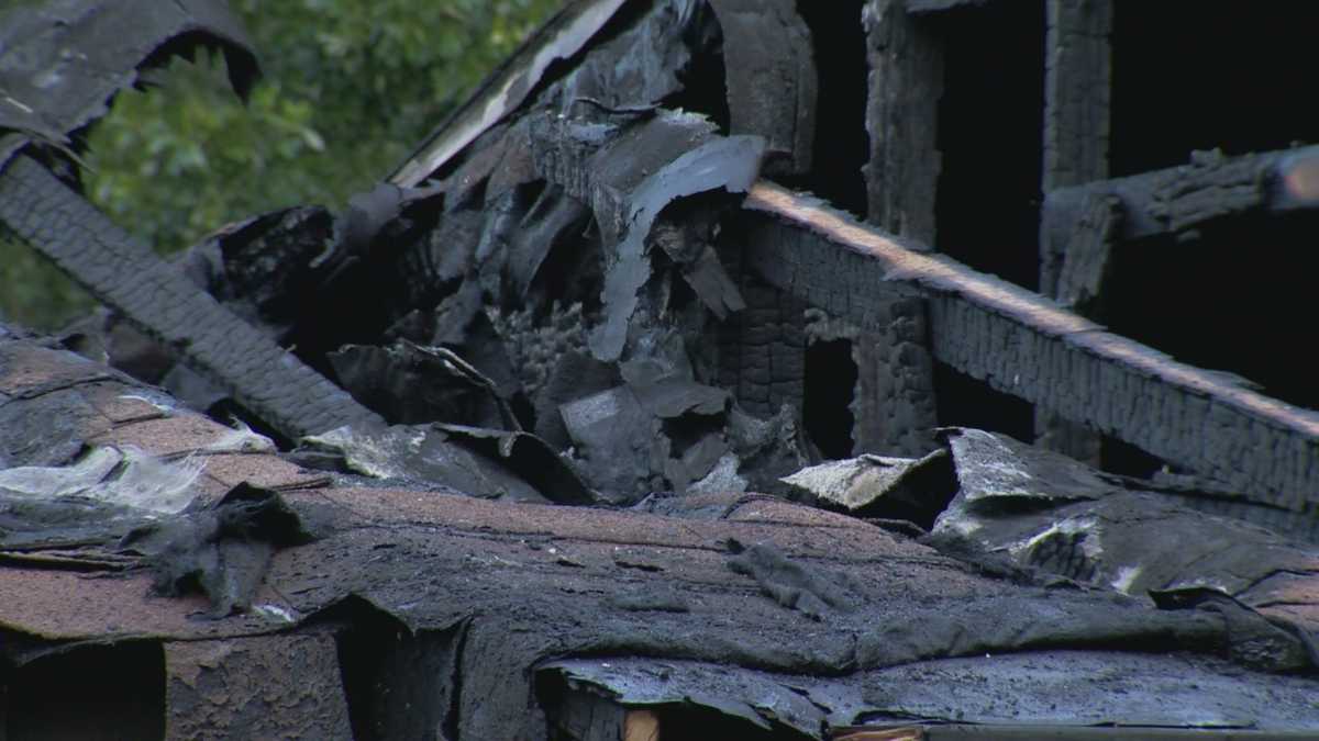 Deputies investigating death of woman found in burning house