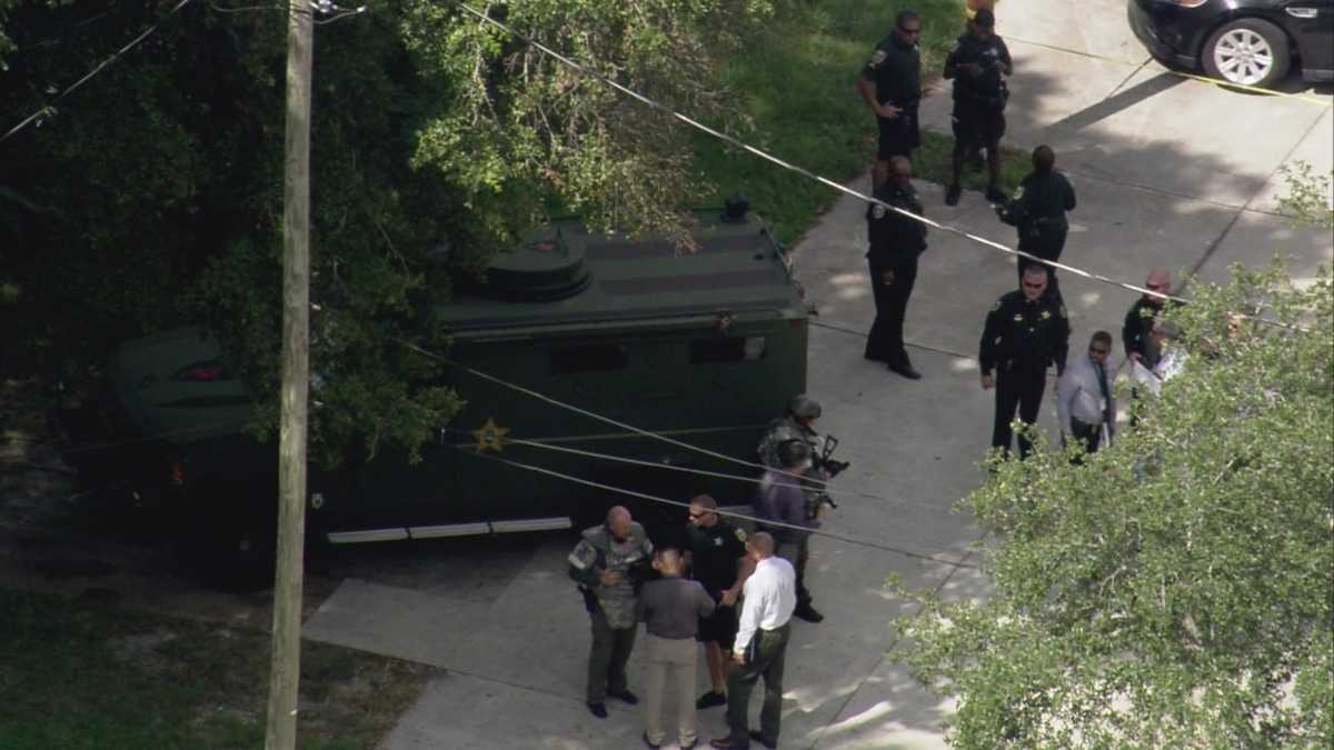 Sheriff: Man shot, killed by deputies serving warrant