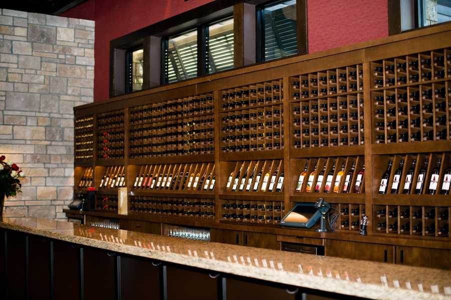 Images Cooper’s Hawk restaurant opens on IDrive