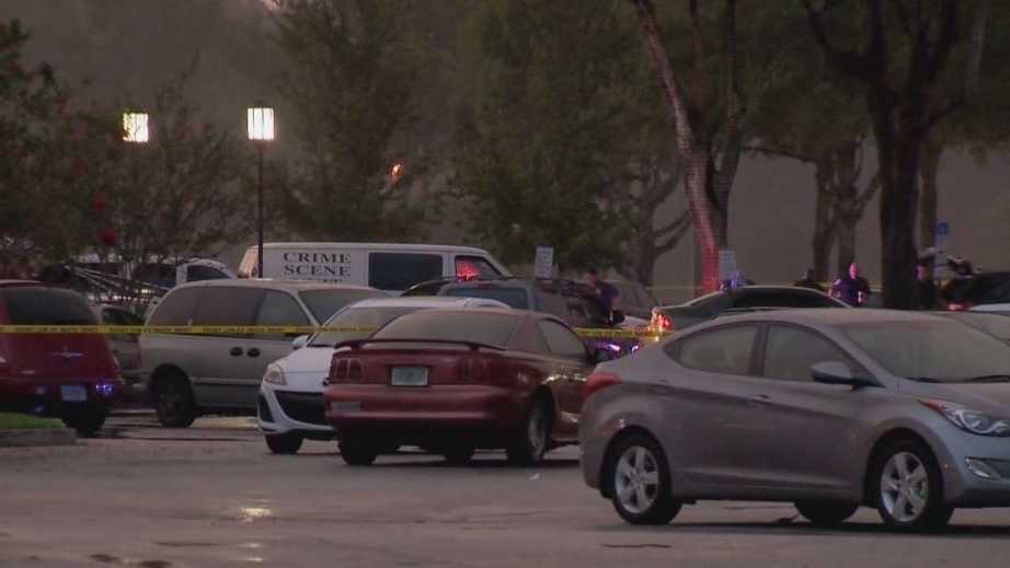 Police 2 wounded in Kissimmee mall shooting