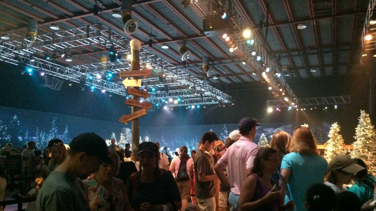 25 things you're not allowed to do at Disney parks