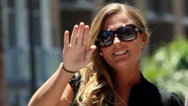 Body in submerged car is missing Florida woman