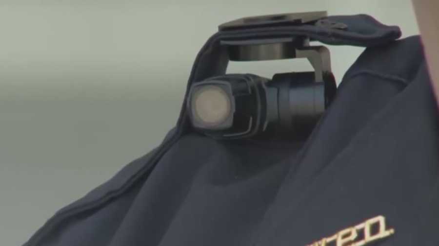 Orlando Police Chief John MIna said Monday that the department will receive 450 body cameras at the cost of nearly $1.7 million. Chris Hush (@ChrisHushWESH) has the latest.