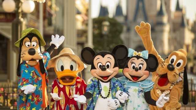 For Under $8 You Can Send Your Kids To Disneyland, Hollywood