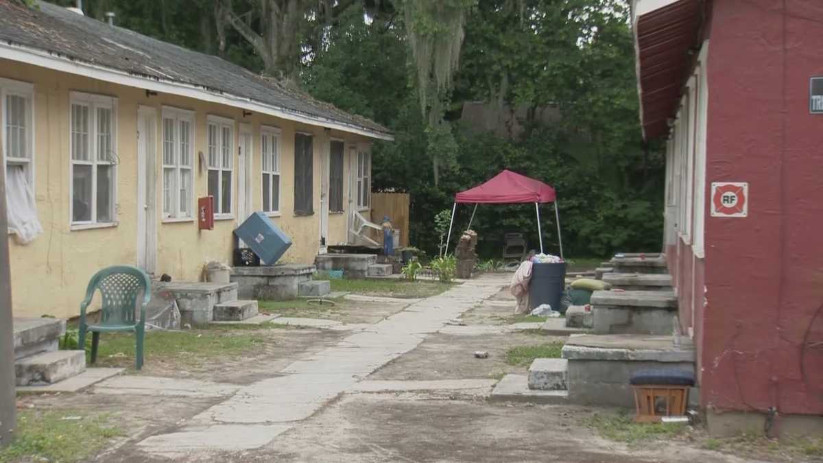 Daytona Beach apartment complex shuttered over poor conditions