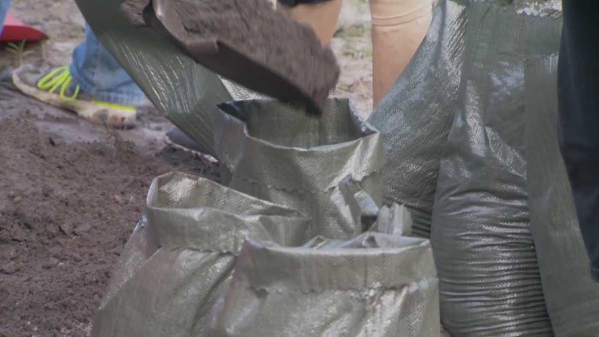 Pickup sandbags at these Central Florida locations