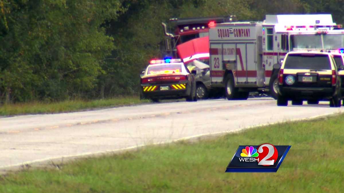 1 dead in Edgewater crash