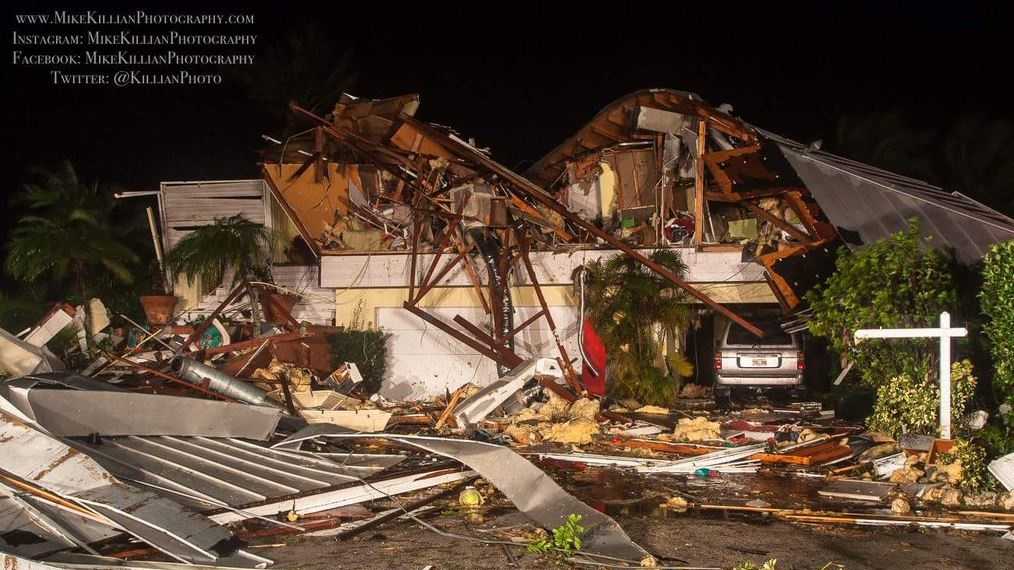 photos-overnight-damage-in-sarasota