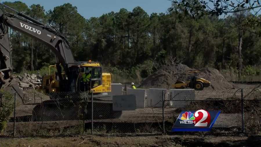 All work on the I-4 Ultimate project is on hold because of a worker's death at a construction site on Wednesday. On Friday, crews reviewed safety plans.
