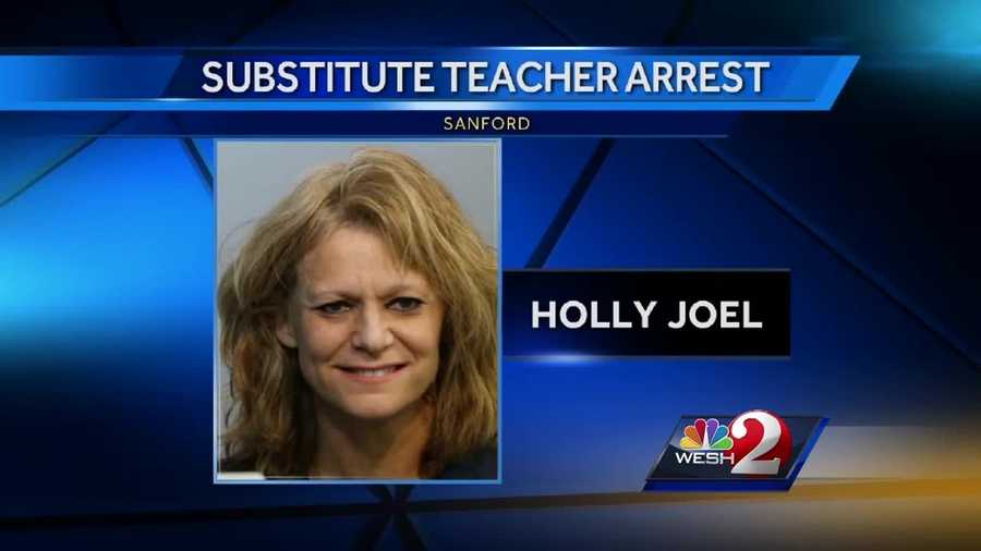 A substitute teacher with Seminole County Public Schools is accused of showing up to school intoxicated, Sanford police said.