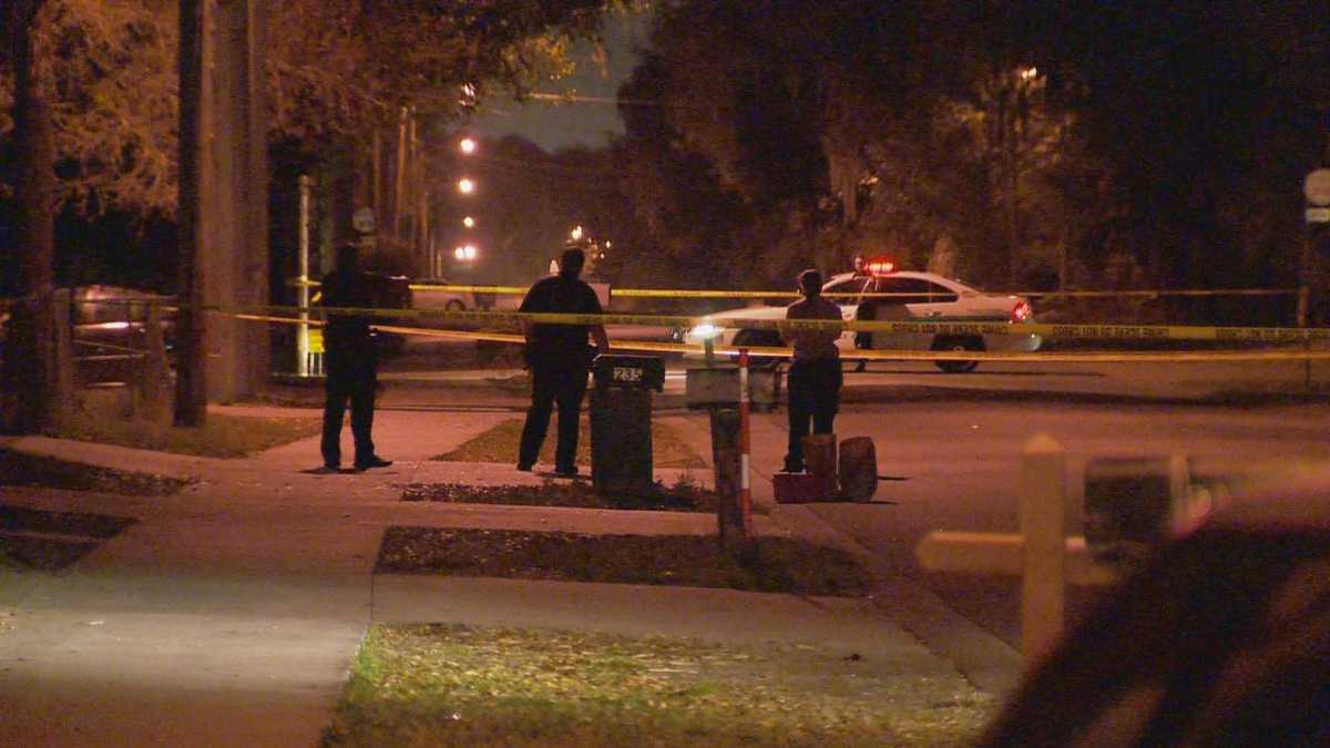 Man fatally shot by girlfriend in Apopka, deputies say