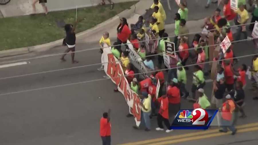 Strikes and protests took place Thursday in 300 U.S. cities and in more than 40 countries, all in an effort to raise the minimum wage. Matt Grant (@MattGrantWESH) brings us the latest update.