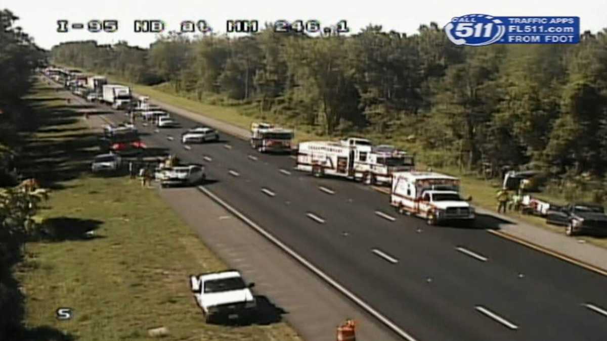 All lanes reopen after multivehicle crash along I-95