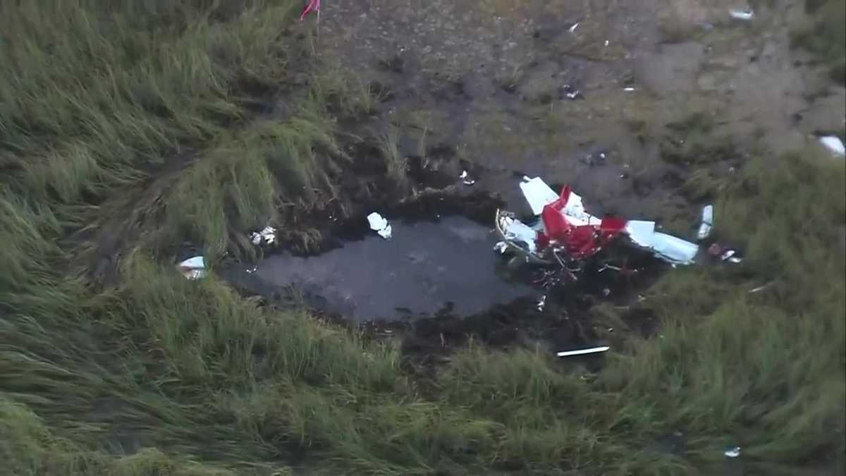 1 killed when small plane crashes in South Florida swampland