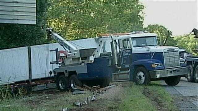 Tractor-trailer overturned on Route 283 in Dauphin County
