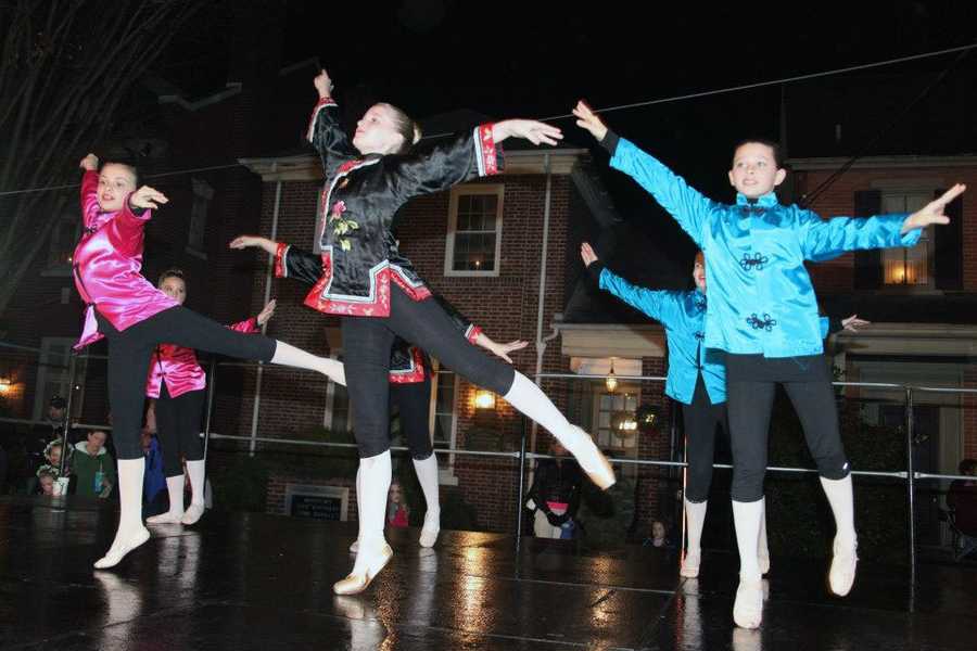 Manheim's tree lighting