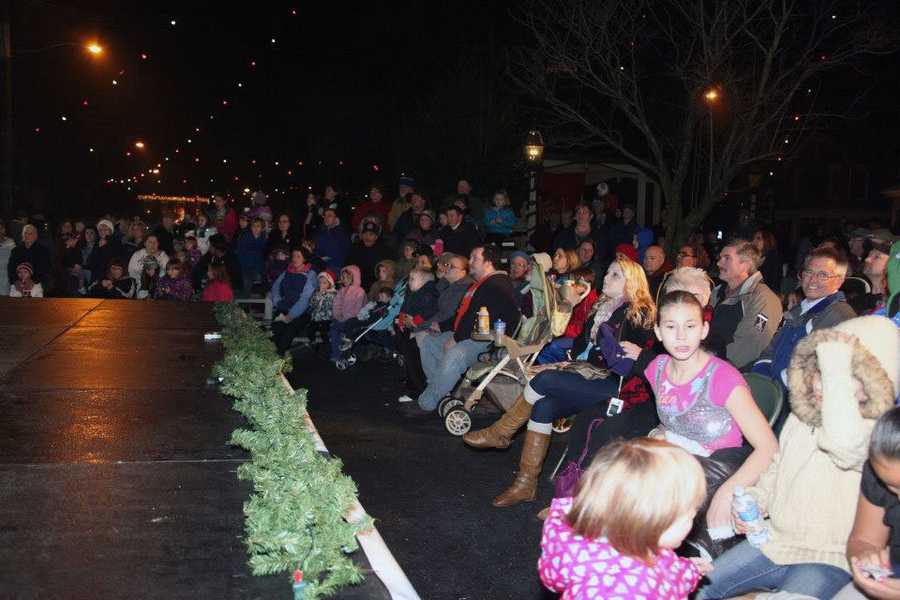 Manheim's tree lighting