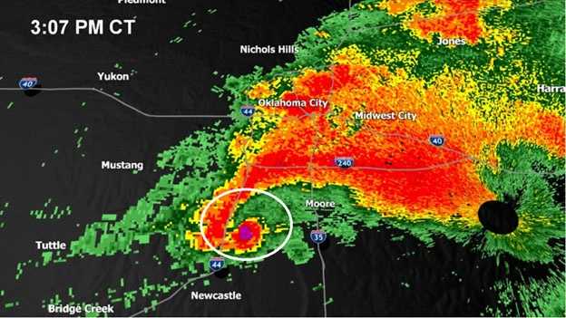 Radar images of the Moore tornado