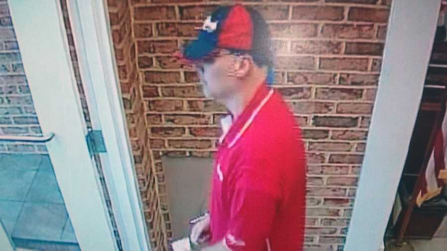 Man sought in Carlisle bank robbery