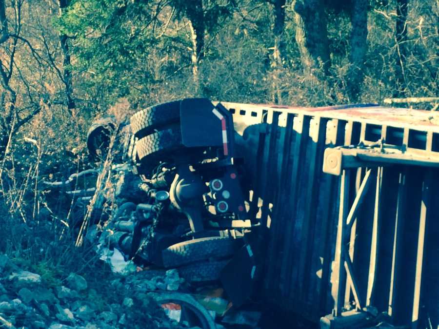 TractorTrailer crashes into ditch along interstate