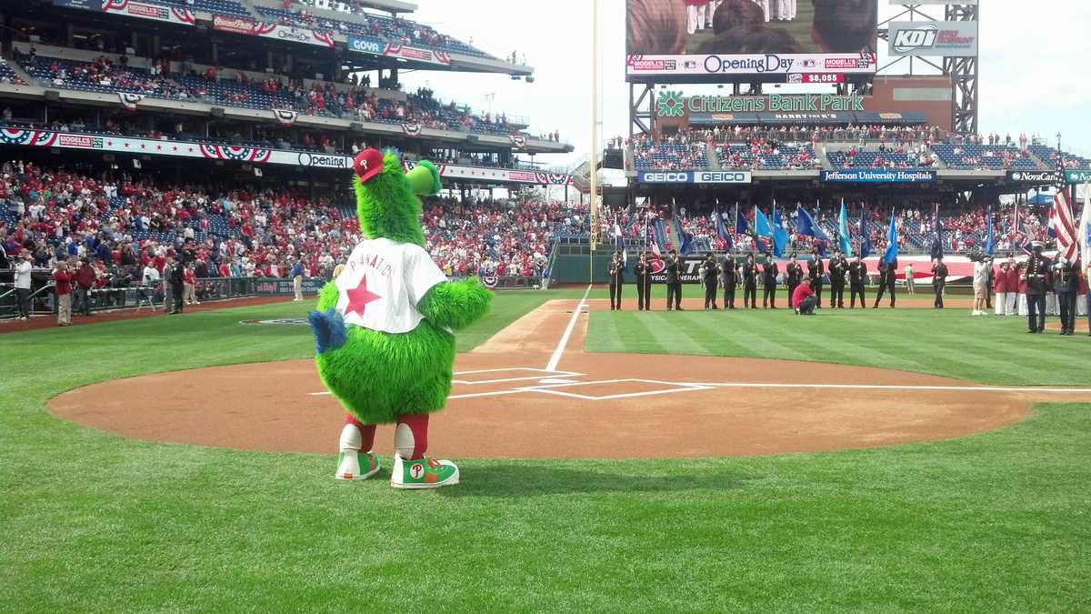 Photos: Phillies home opener