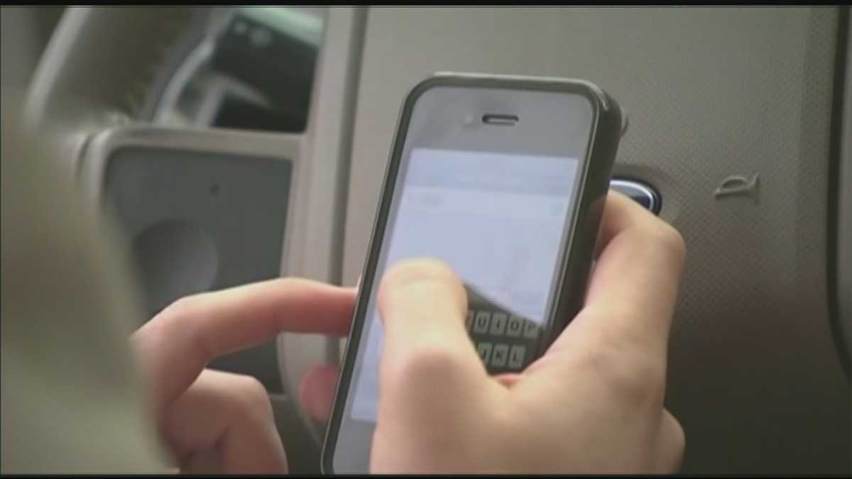 Pa. bill would ban use of cell phones while driving