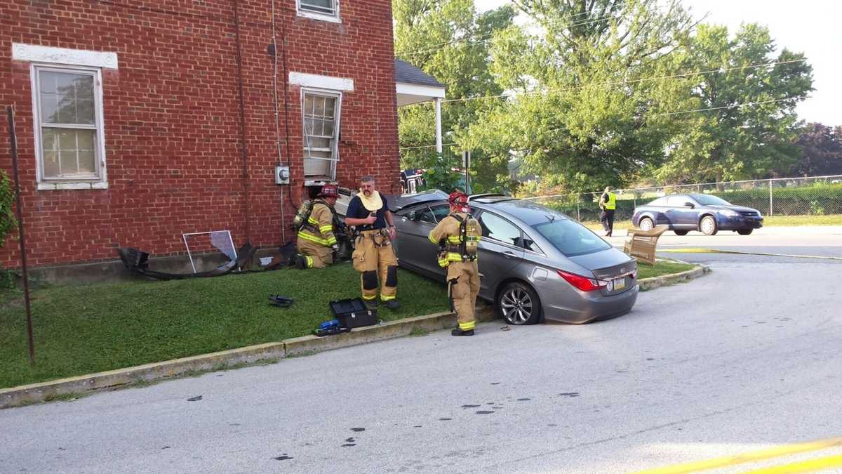 Car crashes into Hanover home