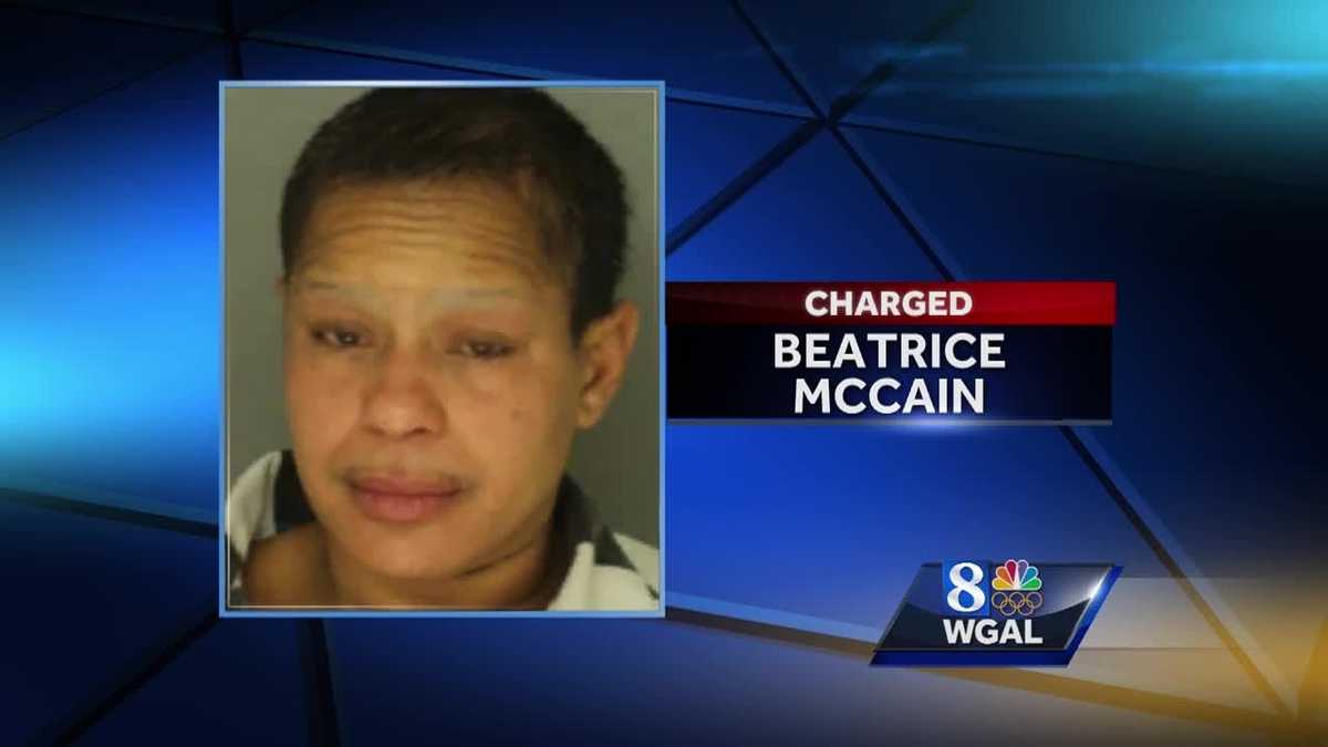 Woman charged after leaving child in car at Park City Center mall
